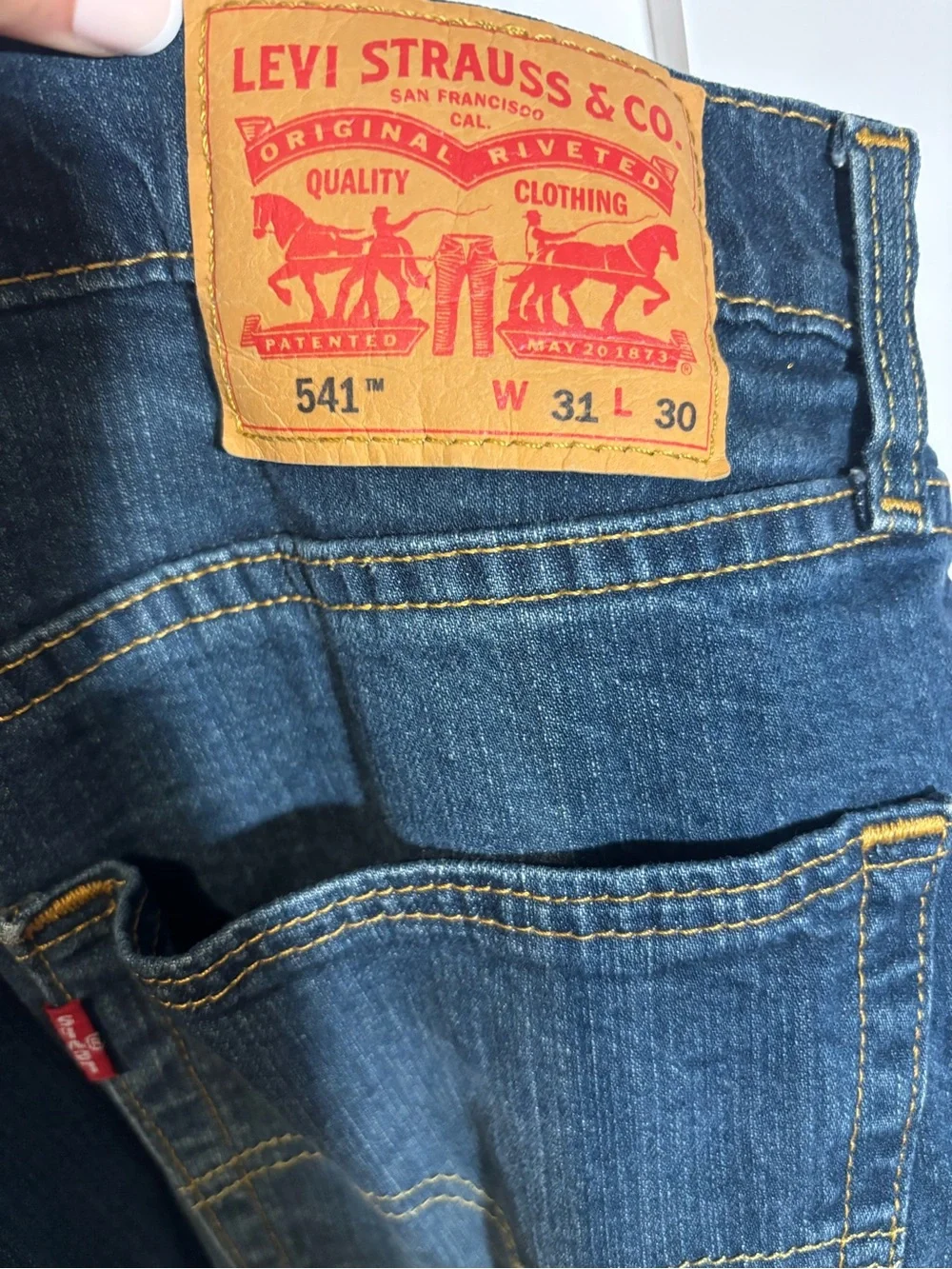 Classic Men's Blue Denim Levi Jeans 541